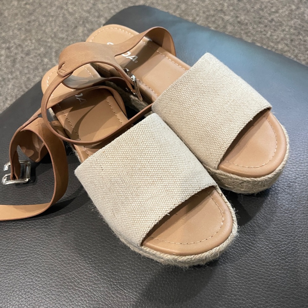 Tan sandal